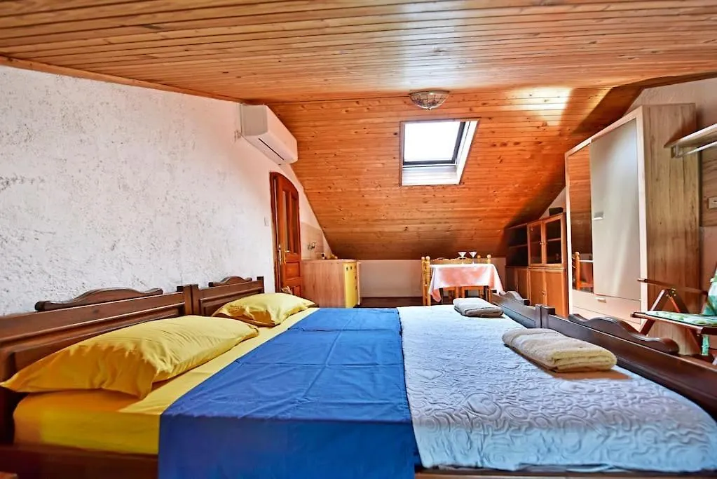 Only 250M From The Sea Apartment Funtana