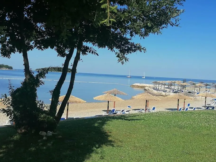 Only 250M From The Sea Apartment Funtana