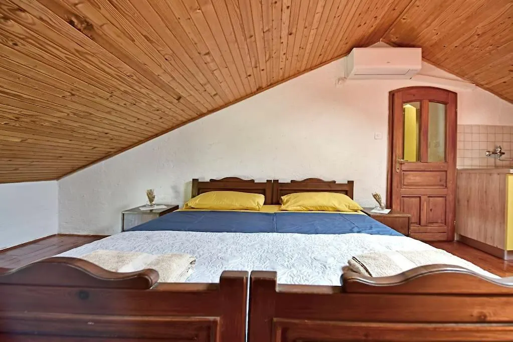 Only 250M From The Sea Apartment Funtana